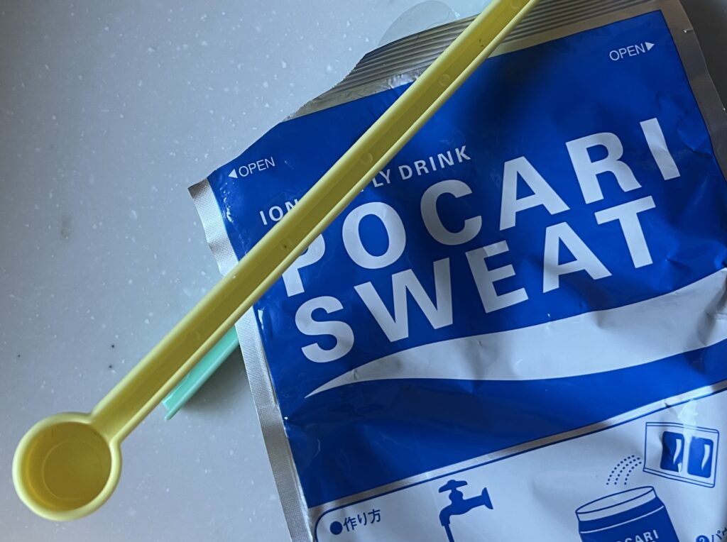 封の空いた粉ポカリスエットの写真