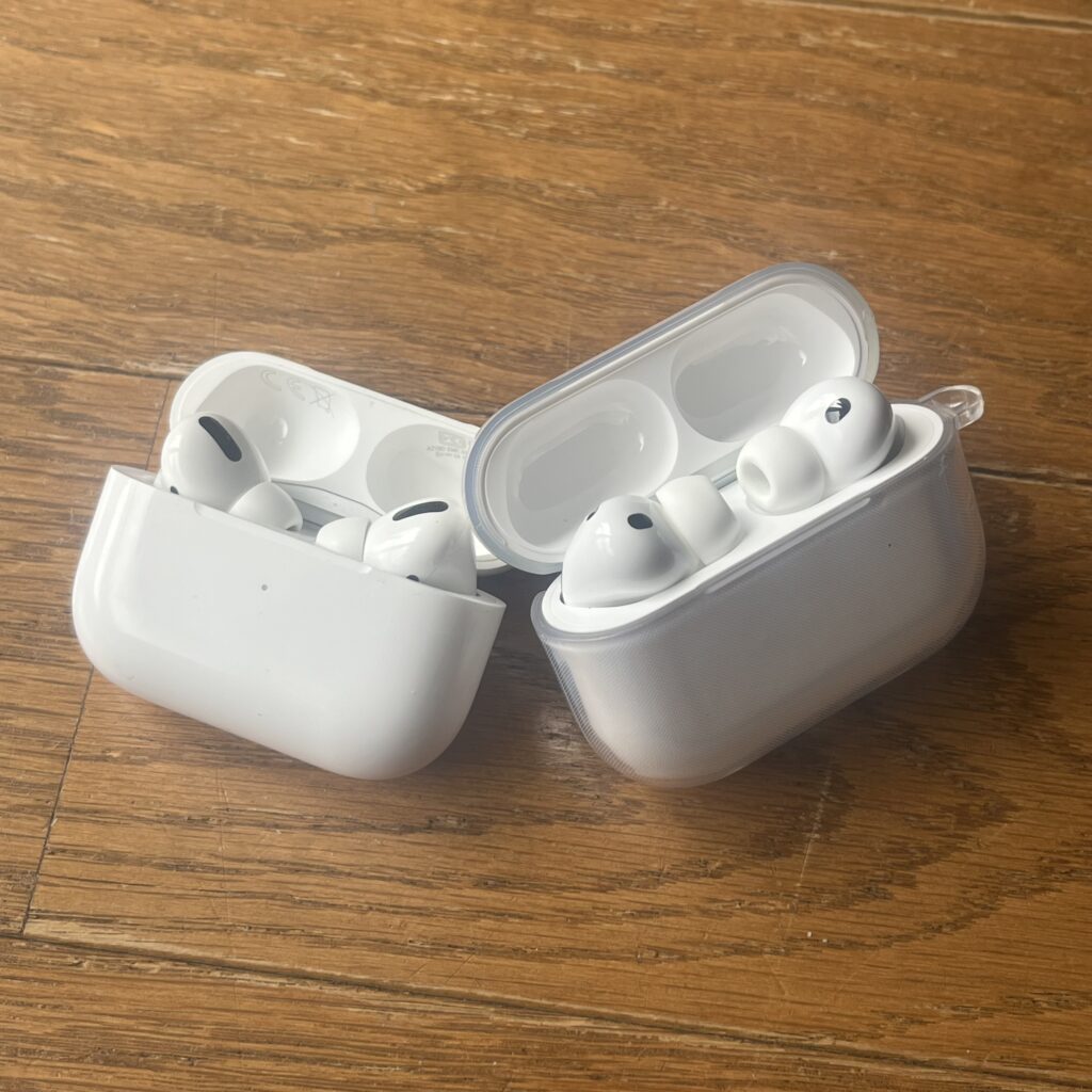 AirPods Pro2とPro3の写真