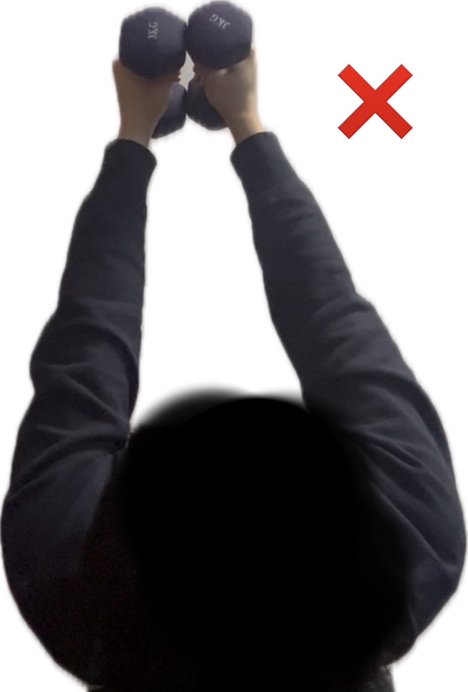 ダンベルを合わせている写真